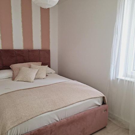 Appartamento Apartman Maja **** Šibenik Esterno foto